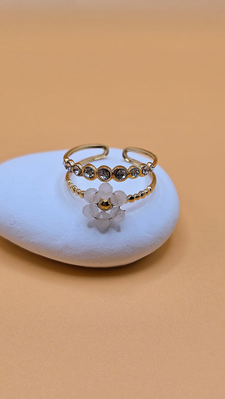 Bague florale blanche
