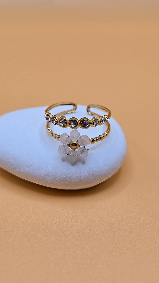 Bague florale blanche