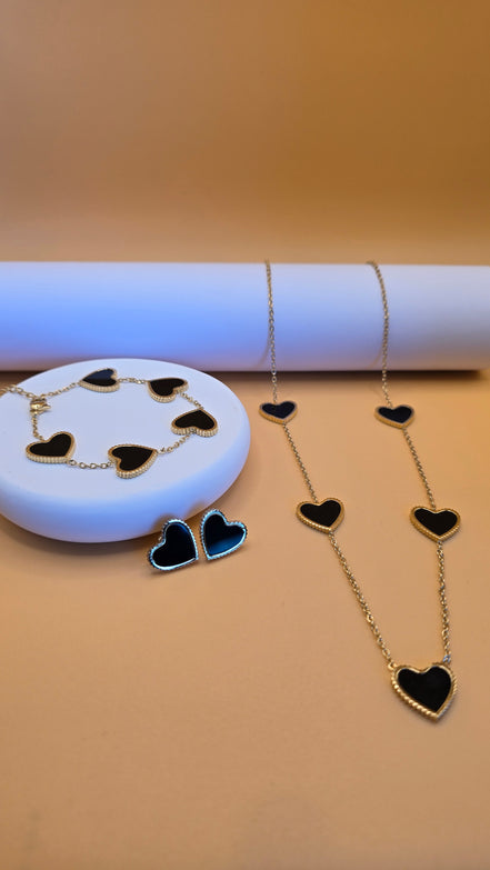 Parure collier, bracelet et boucles d'oreilles cœur noir