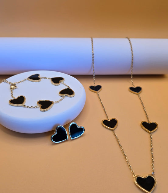 Parure collier, bracelet et boucles d'oreilles cœur noir